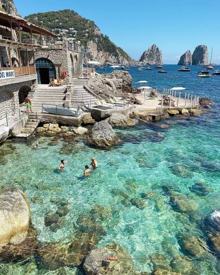 Treasures from Napoli to Capri: Discoveries in Italy